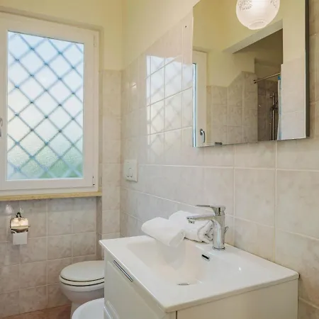 Дом отдыха Antonia By Interhome Марина-ди-Пьетрасанта