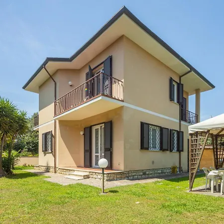 Antonia By Interhome * Marina di Pietrasanta